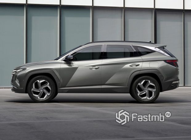 Hyundai Tucson 2021, серебристый оттенок кузова