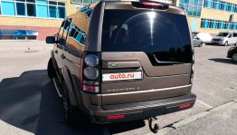 Land Rover Discovery  — вид сзади