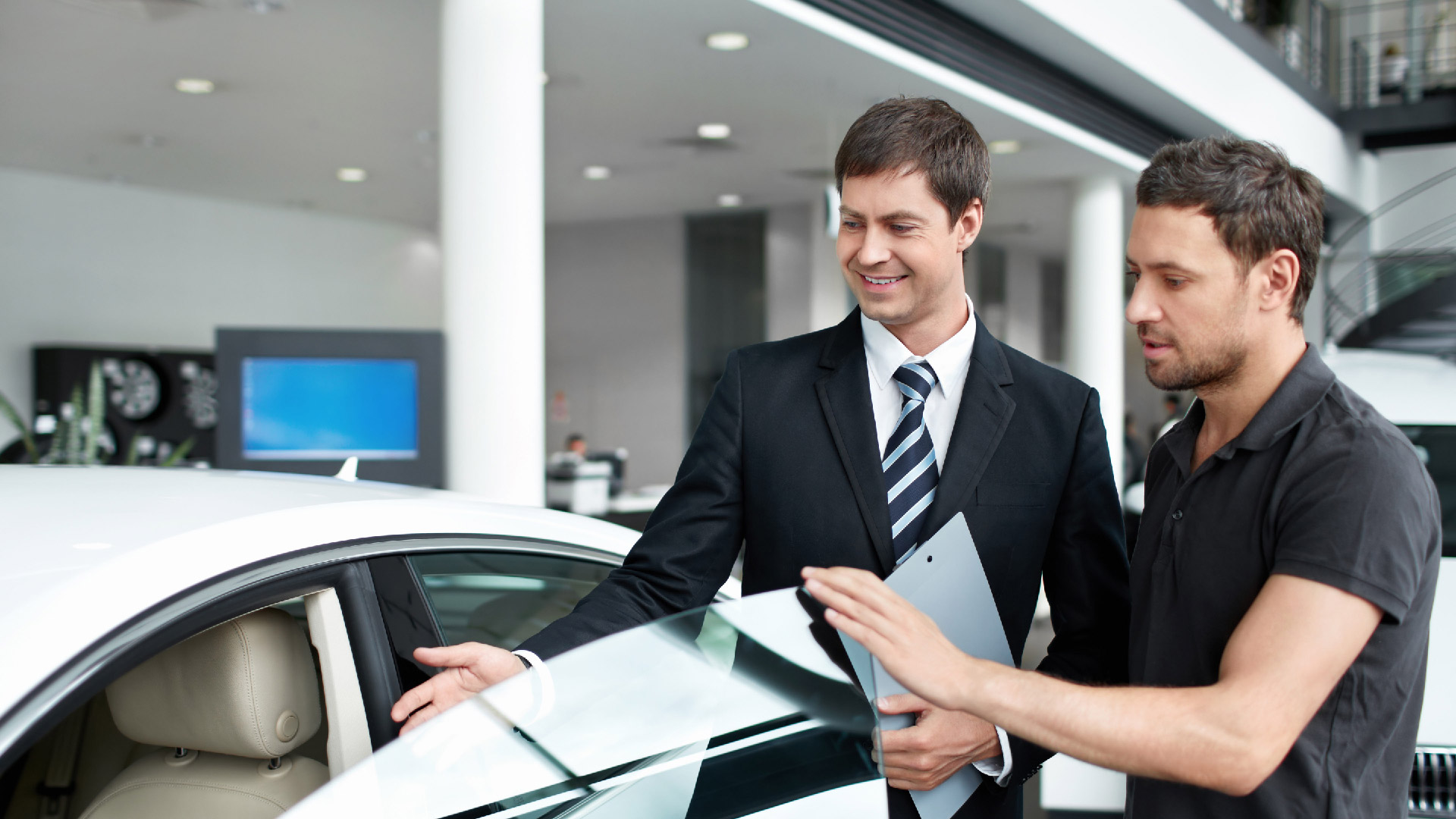 Покупка нового автомобиля в автосалоне - порядок процедуры